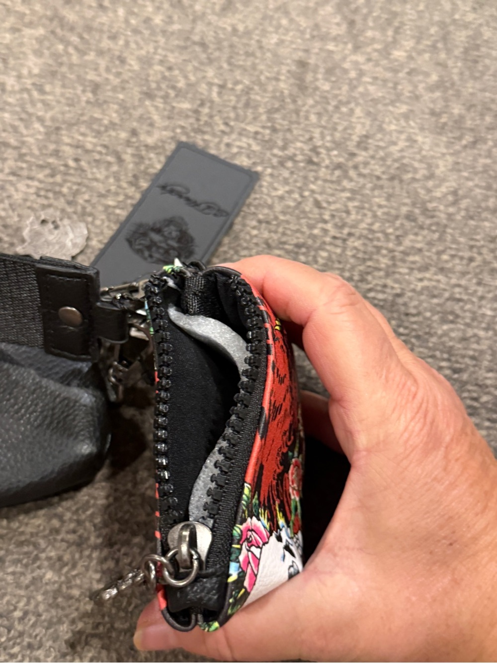 Ed Hardy Black & Red Floral Skull Wristlet Keychain Set - Picture 9 of 11